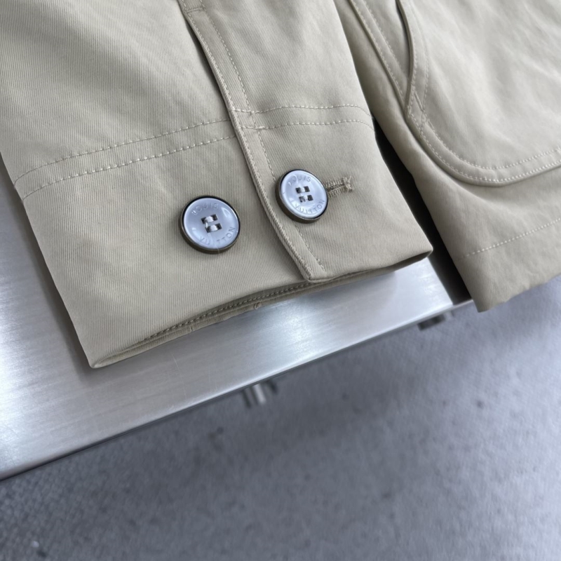 l0vis Vvtt0n outwear